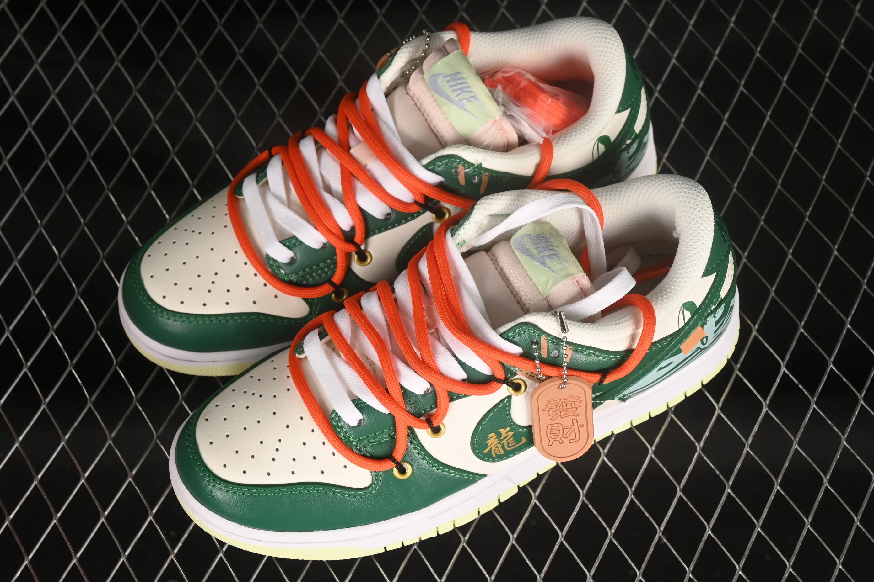 All Categories Nk SB Dunk Series Nk SB Dunk Low Low-top sneakers Nk Dunk Low "Year of the Dragon" Year of the Dragon limited theme SB low-top casual sneakers DD1503-600